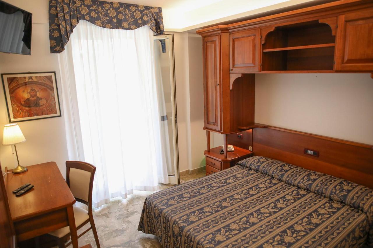 Hotel La Giara Cefalù Buitenkant foto